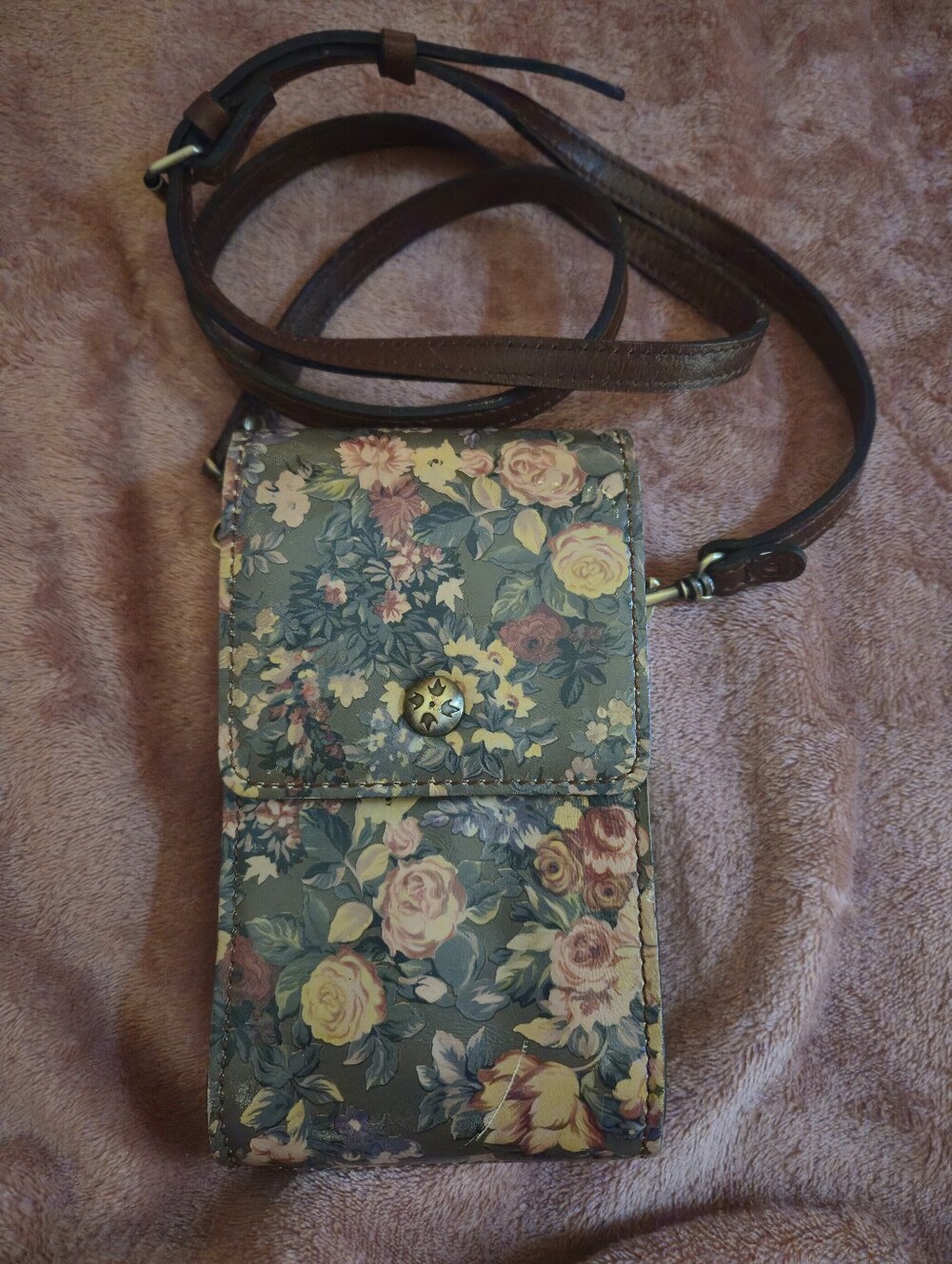 Patricia Nash Phone Crossbody